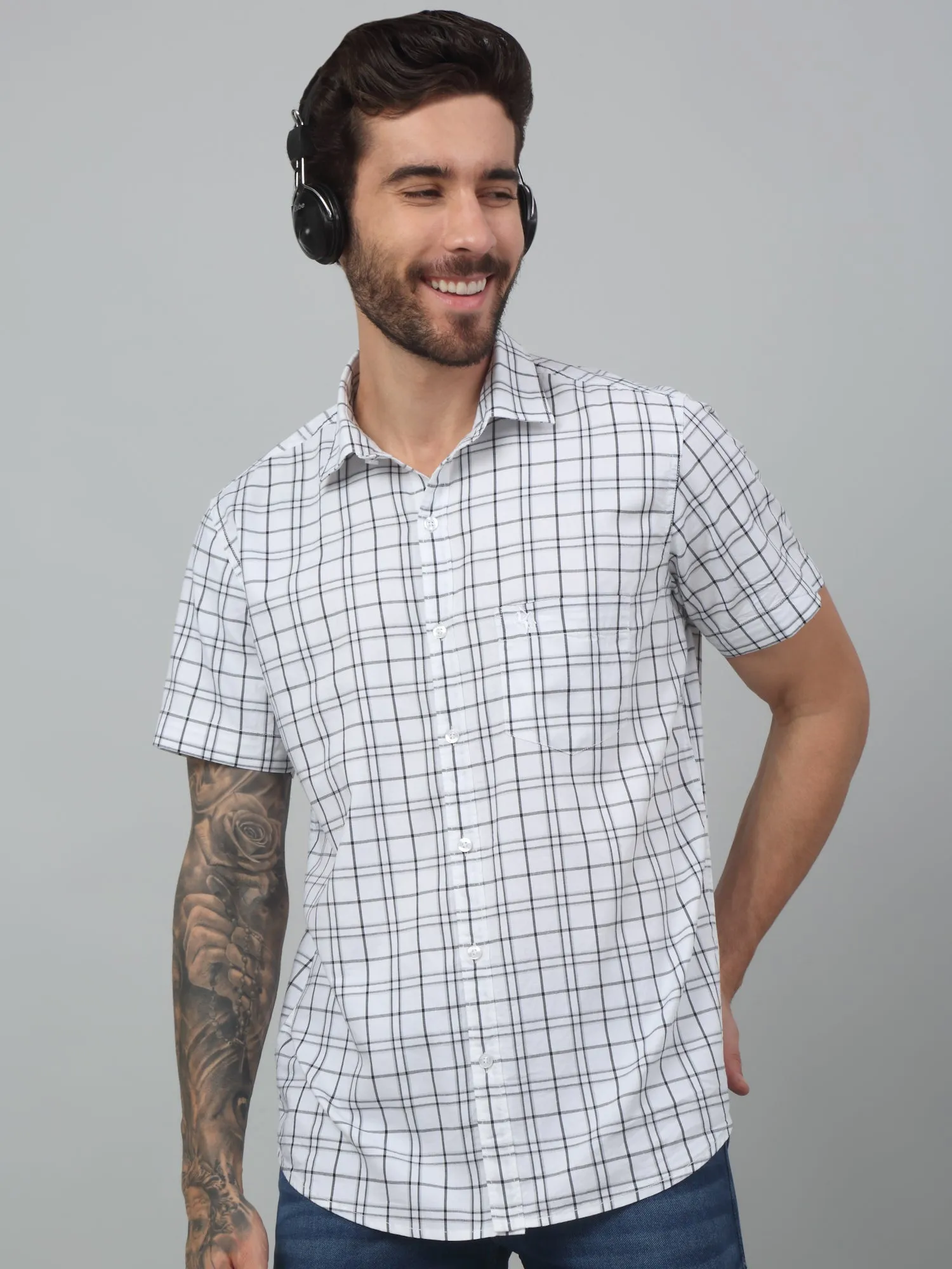 Men's White Casual Medium Checks Half sleeve Shirt